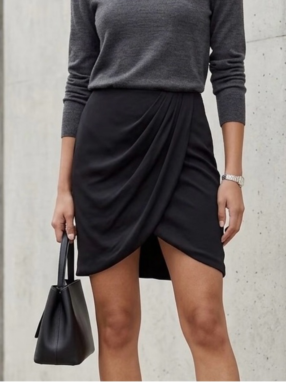 Babaton Aritzia Black Front Ruched Mini Skirt Small